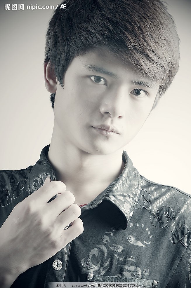 男人,黄一刚,发型师,美发师,男性,帅哥,美男,小伙子,大师,英俊,成功人士,人物图库,男性男人,摄影图库,300DPI,JPG